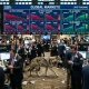 Spadki akcji AI wstrząsają rynkami globalnymi. Ceny ropy notują skok
